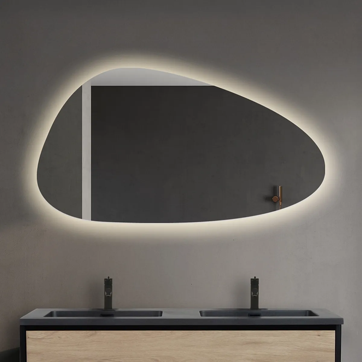 Badnor Sandy baderomsspeil (120cm) m/LED-belysning - asymmetrisk