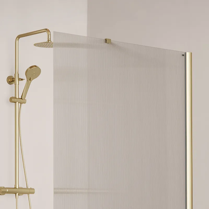 Badnor Shildon dusjvegg/walk-in hjørne - BØRSTET GULL - FLUTED glassfelt - 110cm