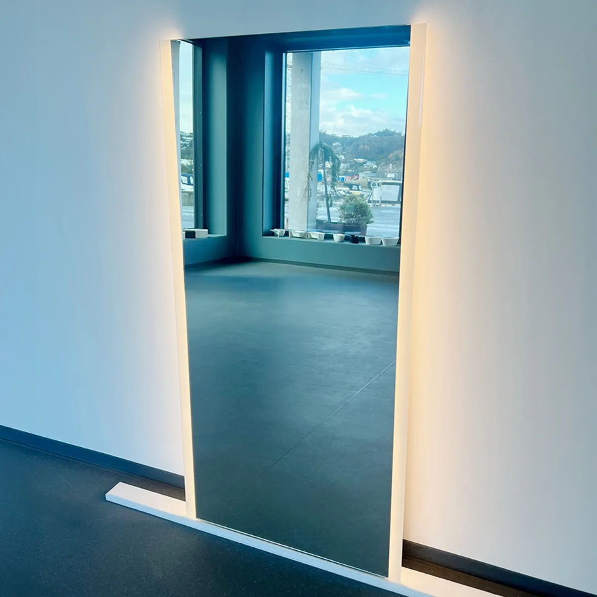 SPEILPRØVE (102) Rektangulært baderomsspeil m/LED-belysning, 61x122cm