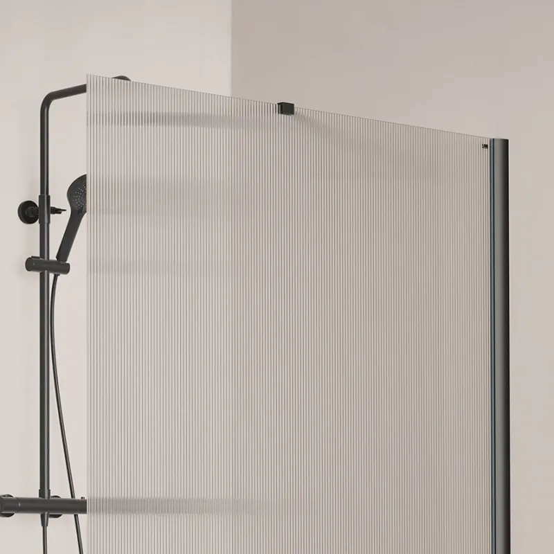 Badnor Shildon dusjvegg/walk-in hjørne - MATT SORT - FLUTED glassfelt - 125cm